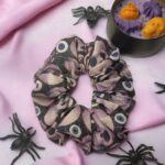 Χειροποίητο Halloween scrunchies μωβ με νεκροκεφαλές