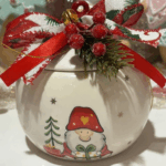 Χριστουγεννιάτικη μπάλα μελομακάρονο