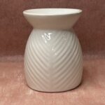 Λευκός ανάγλυφος αρωματιστής