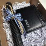 Ανδρική λαμπάδα με μαύρο πορτοφόλι