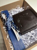 Ανδρική λαμπάδα με καφέ σκούρο πορτοφόλι