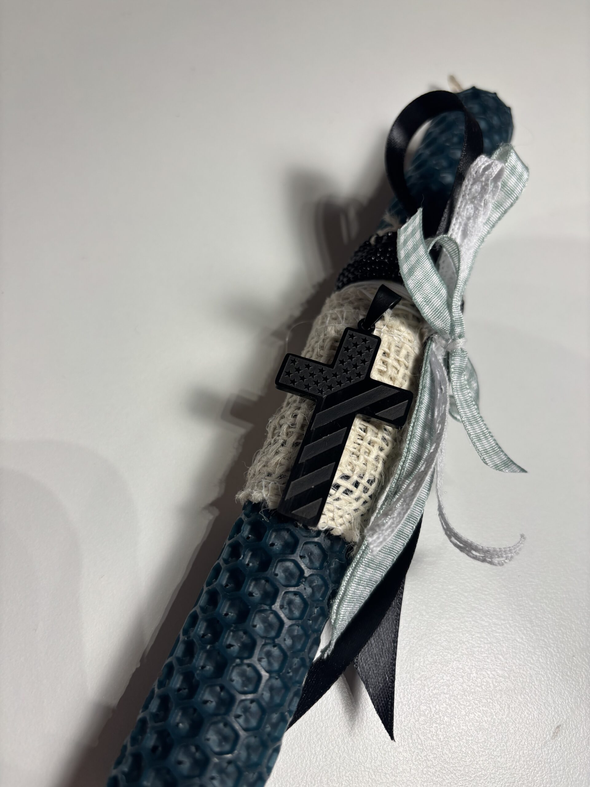 IMG_0342 Ανδρική λαμπάδα με μαύρο Σταυρό - Image 1