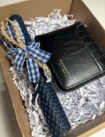 Ανδρική λαμπάδα με πορτοφόλι με ανάγλυφο σχέδιο