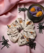 Limited Edition Halloween scrunchie με spooky σχέδια